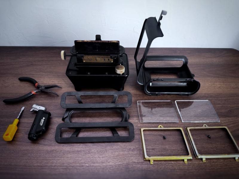  ThousWindsのアイロンストーブを解体した状態