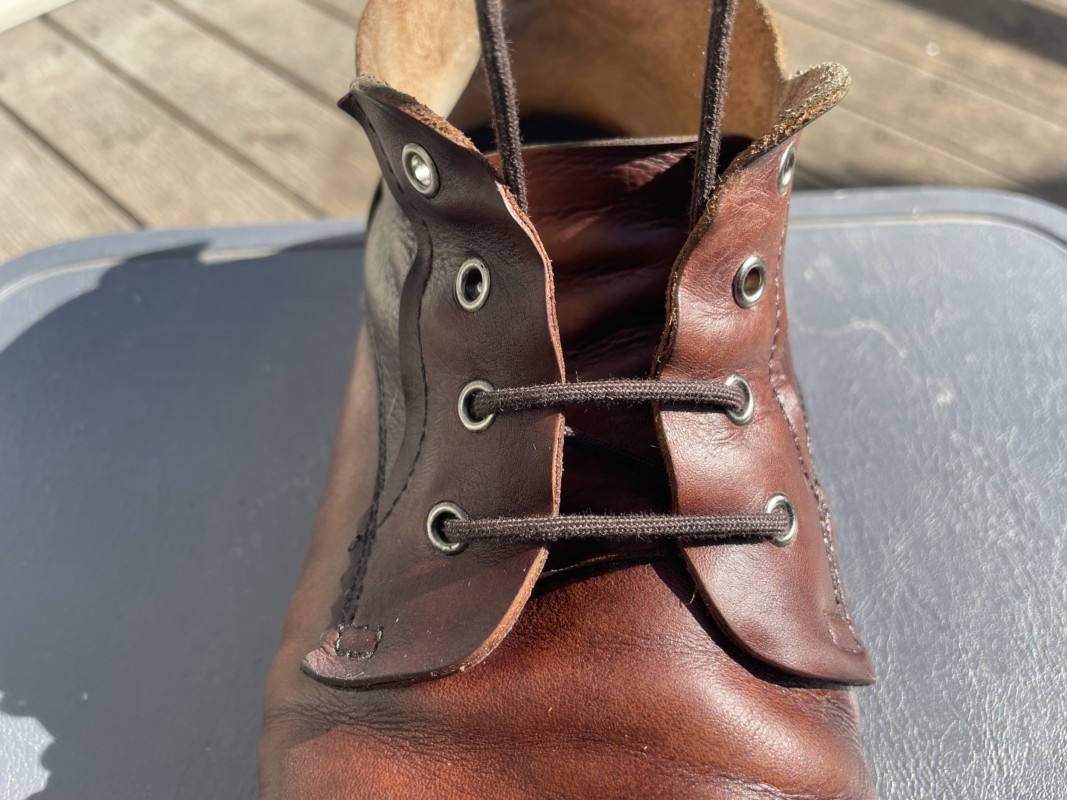 チャッカブーツ パラレル紐通し2