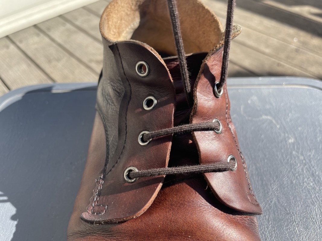 チャッカブーツ パラレル紐通し3