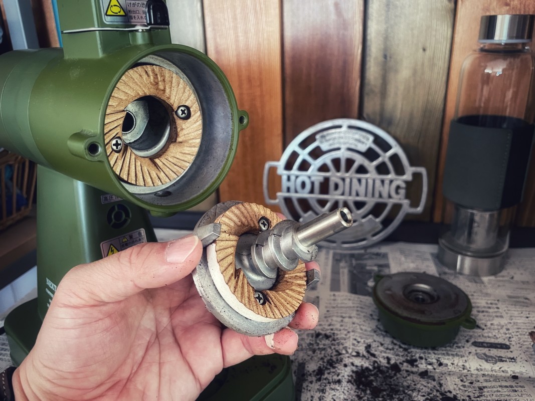 カリタのコーヒーグラインダーの掃除