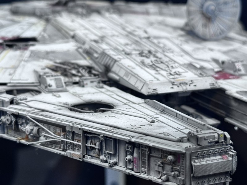 ランドマークプラザ5Fスターウォーズ模型展示｜ミレニアムファルコンのアップ