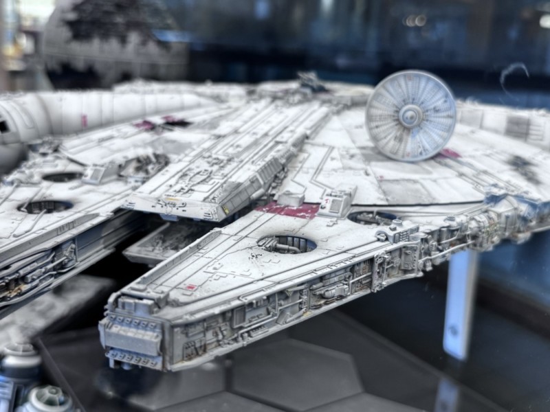 ランドマークプラザ5Fスターウォーズ模型展示｜ミレニアムファルコン