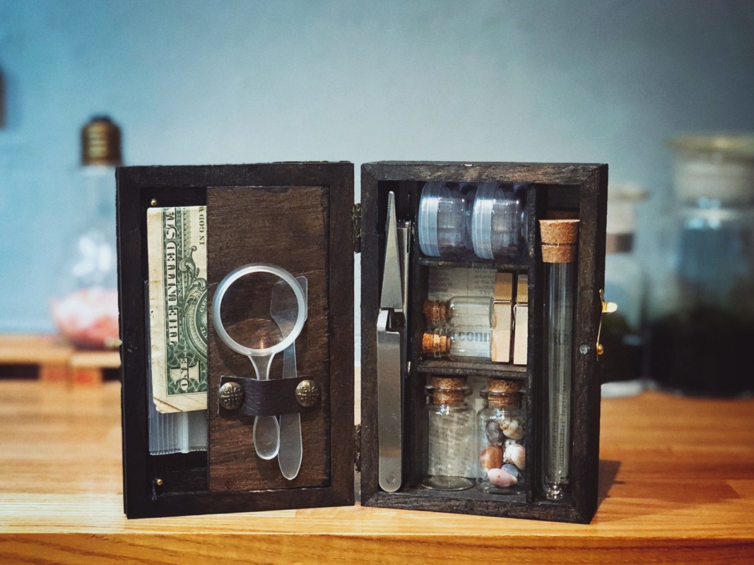 ほぼ100均だけで作った携帯採集キット