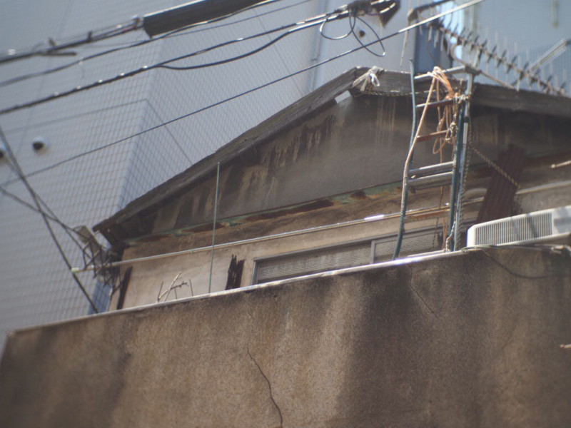 阪東橋から横浜橋商店街へ向かう途中の古民家