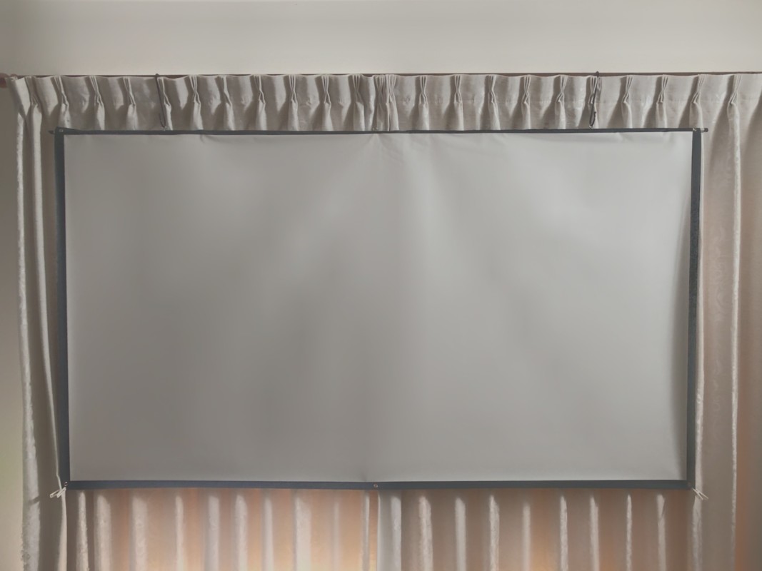 Amazonの激安100インチスクリーン