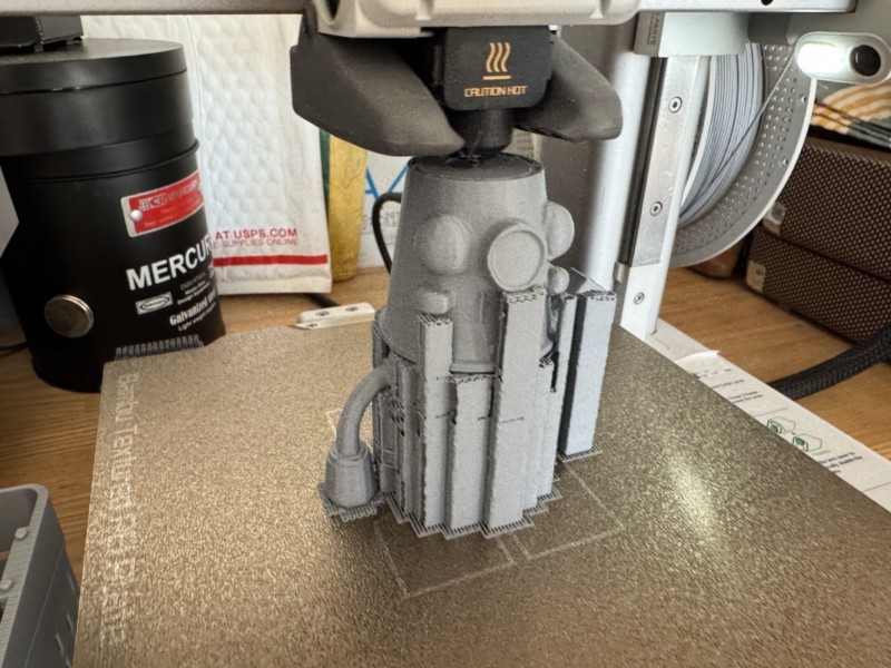 Bambu A1 miniで出力中の画像