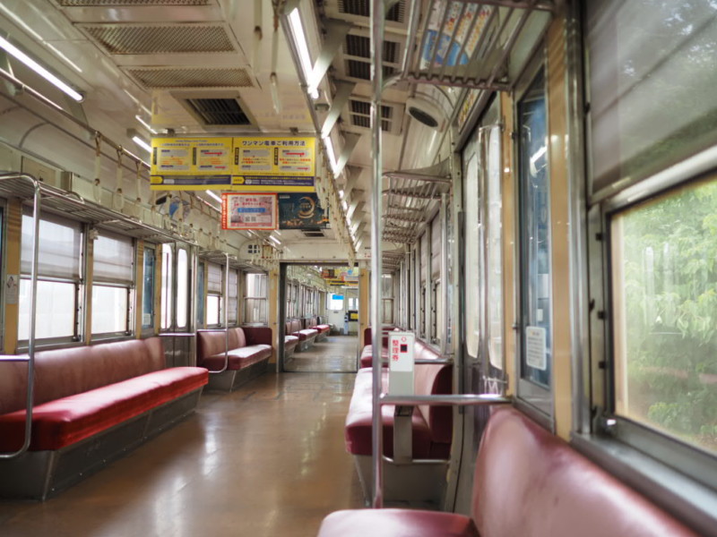 岳南電車の誰もいない車両内