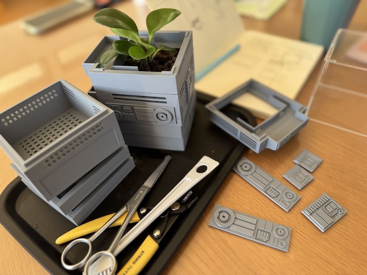 SFの世界観が演出できる観葉植物植木鉢QUBEPOT