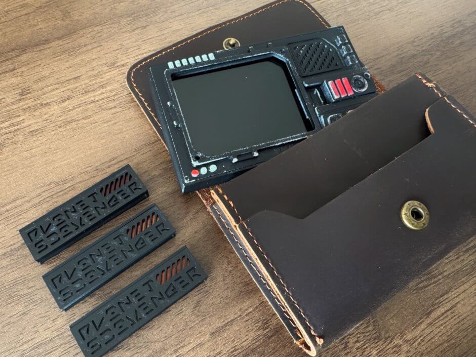 モニターパッド専用レザーケース、モニターパッドを入れた状態