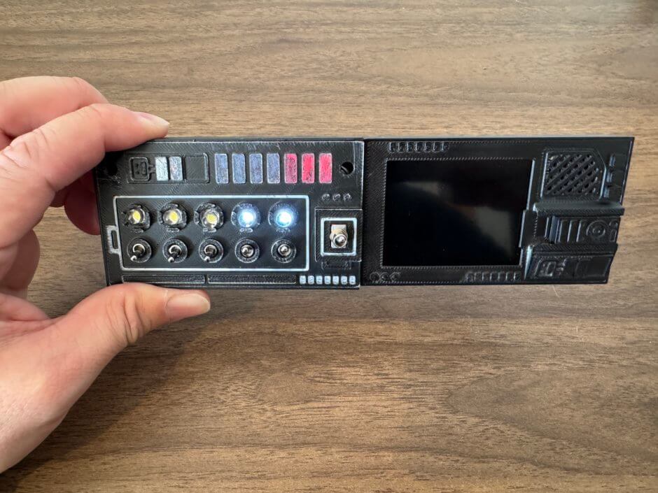 モニターパッドとトグルスイッチパーツを横に組み合わせて接続している状態