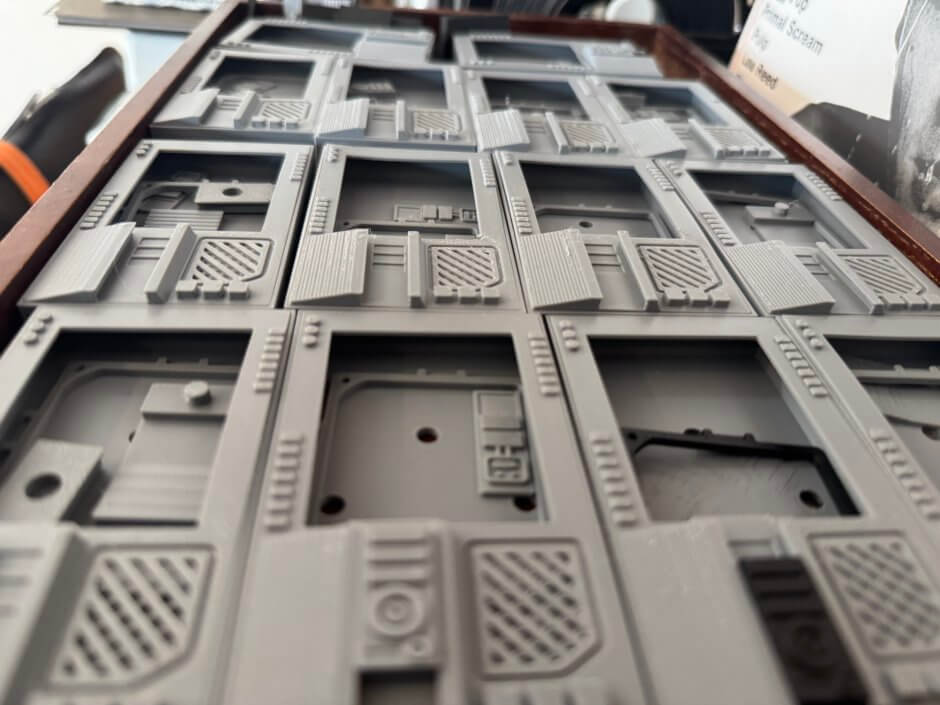 モニターパッド製造中の様子