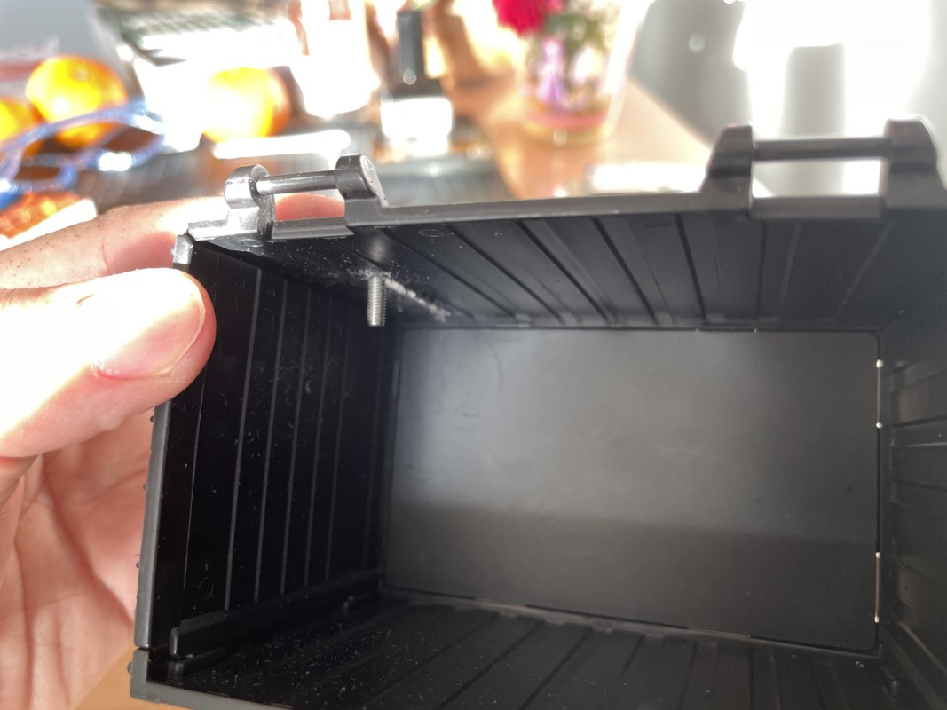 100均コンテナにプラモ格納庫