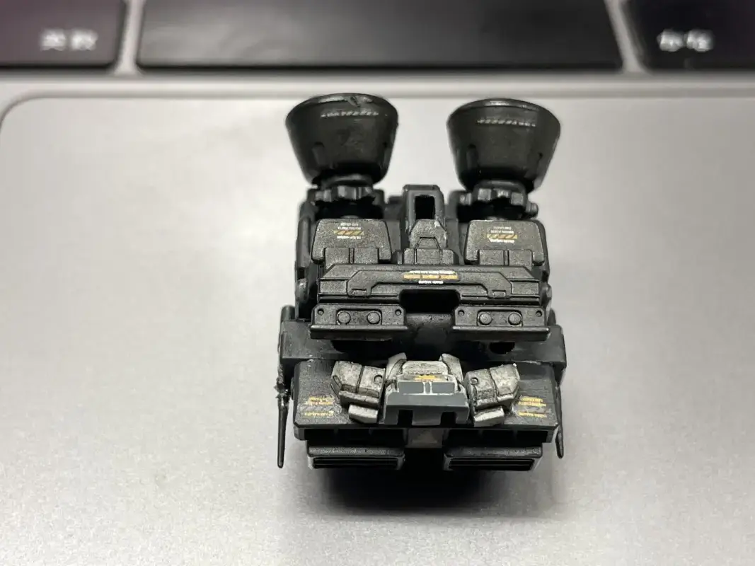 小型宇宙船のプラモデル、コックピット部分を上から見た写真