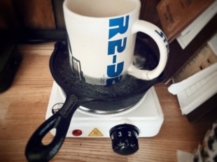 かわいくマグカップを温める方法