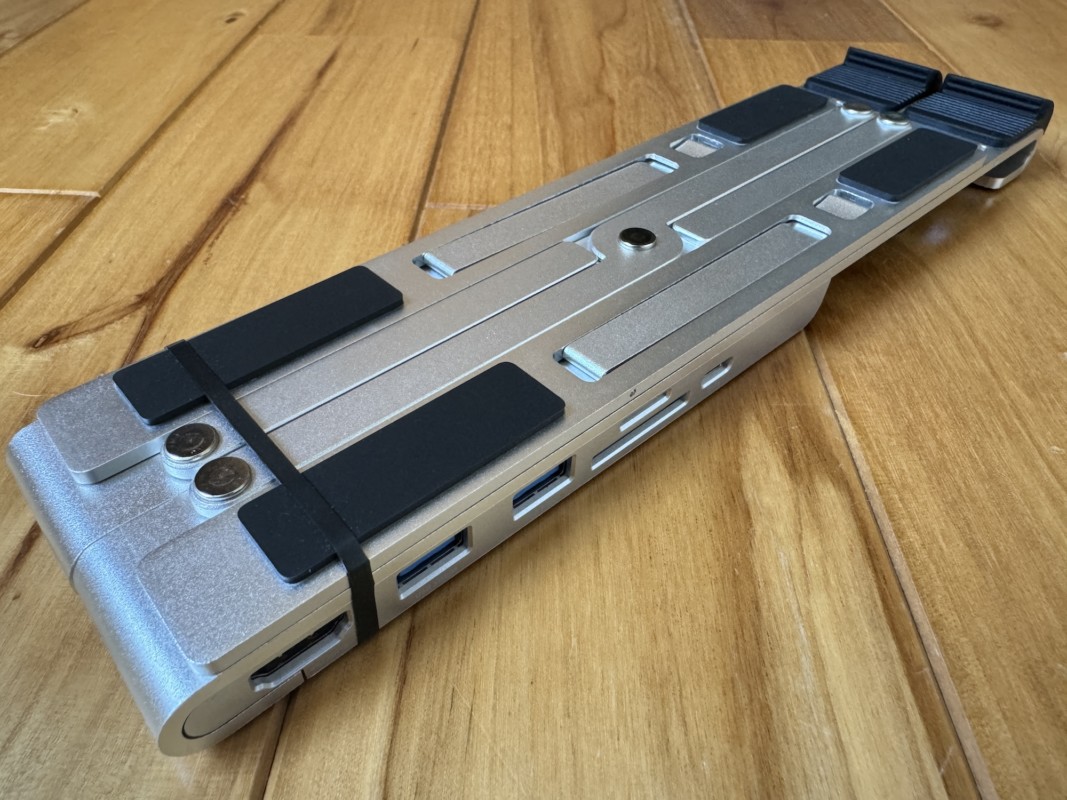 折りたたみ式ドッキングステーション