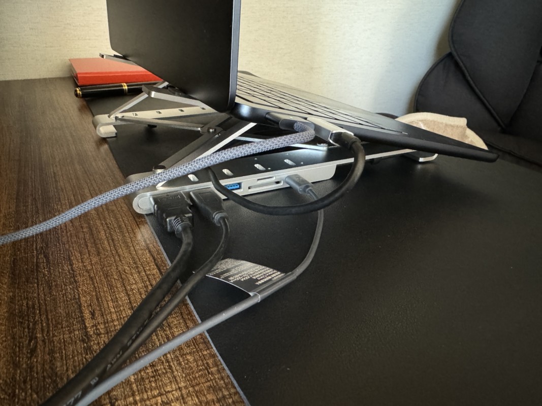 折りたたみ式ドッキングステーション