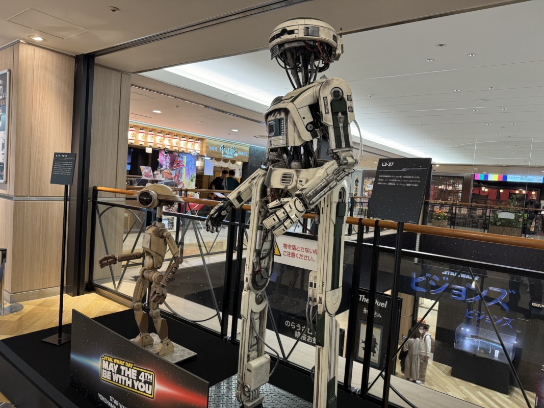 スカイビルL3-37のスタチュー展示