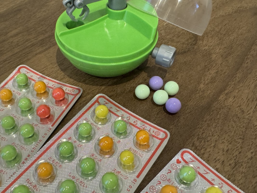 ガチャガチャのカプクレ商品を占いチョコに変えてみた