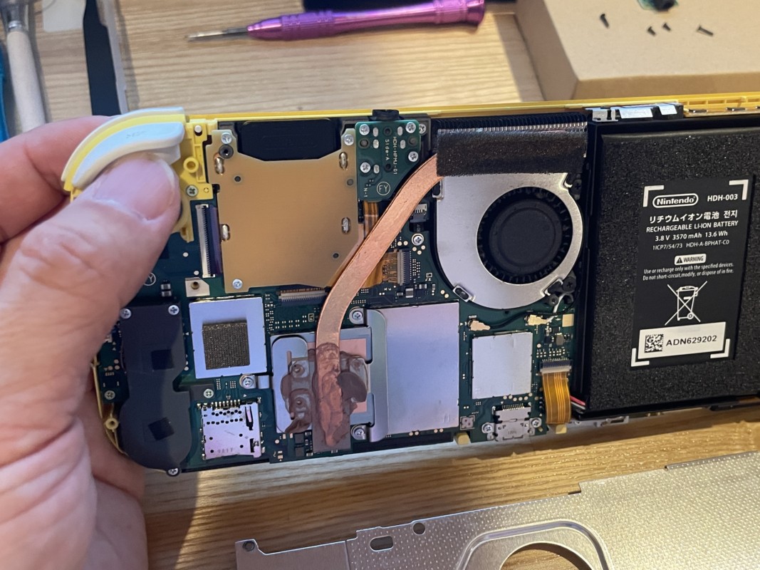 ニンテンドースイッチライト修理