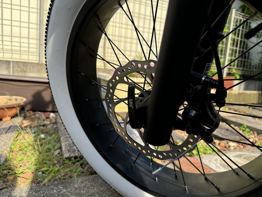 BUFFALOS自転車ディスクブレーキ