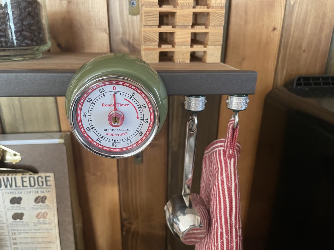 DULTONのキッチンタイマーとマグネットフック