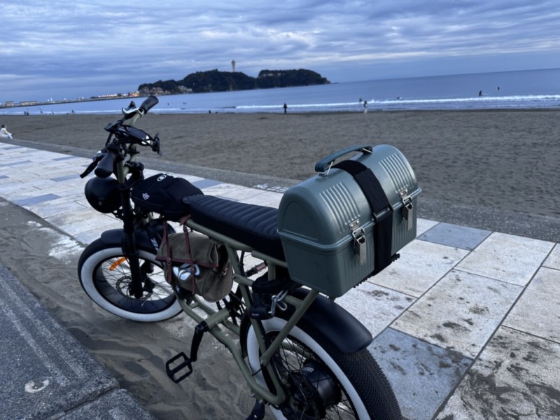 BUFFALOSの自転車とランチボックス