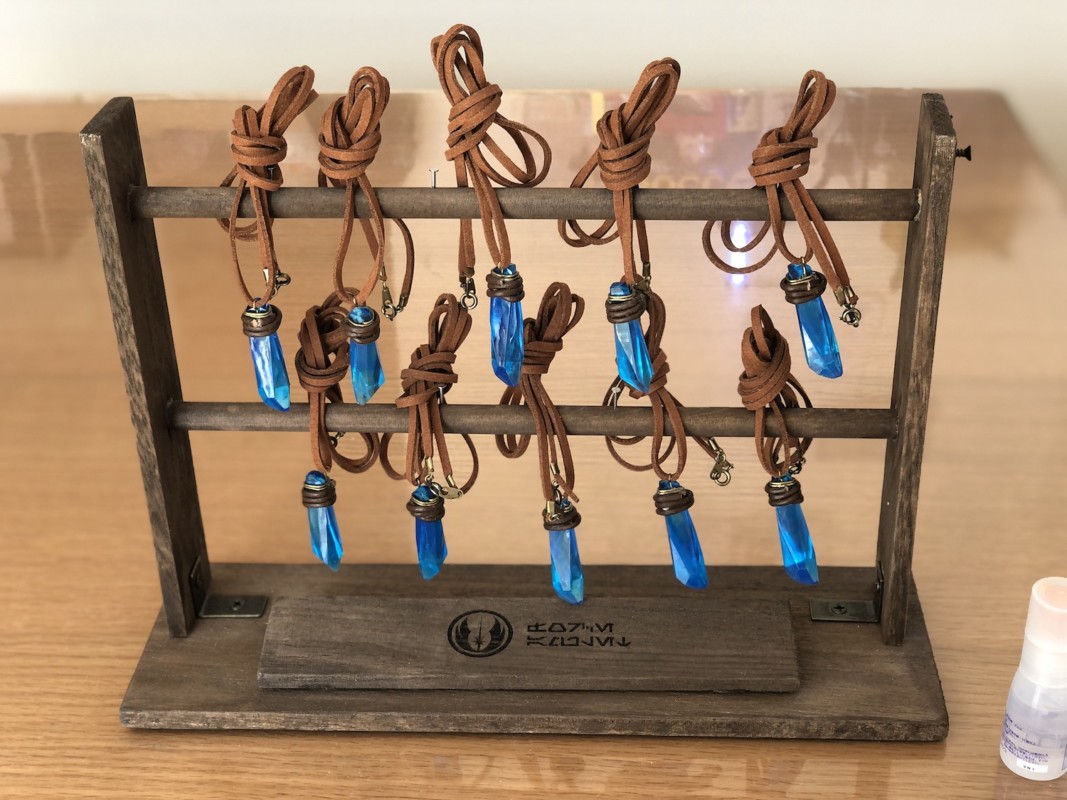 光るカイバークリスタル