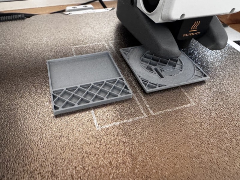 3Dプリンター Bambu lab A1 miniで出力中1