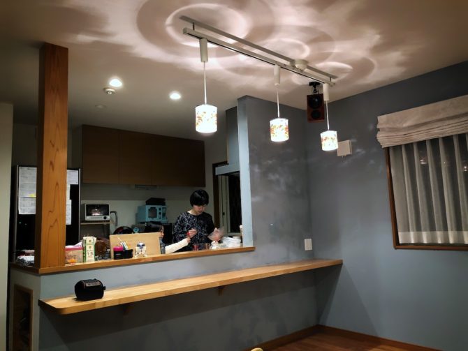 リビングの壁塗替え