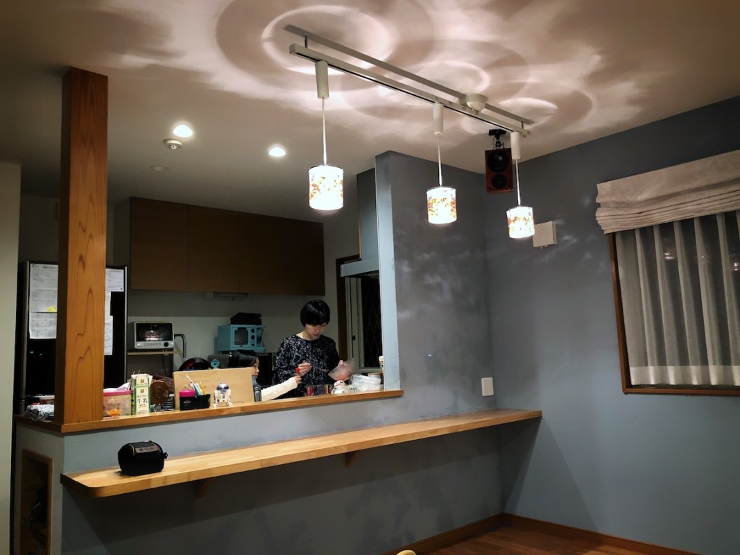 リビングの壁塗替え