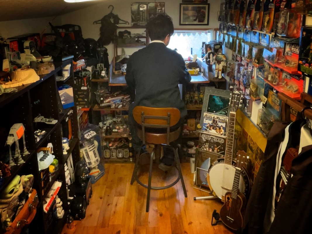 屋根裏のカウンターチェア