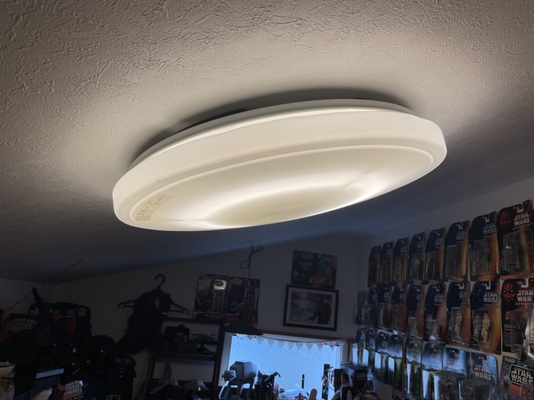 屋根裏の照明器具