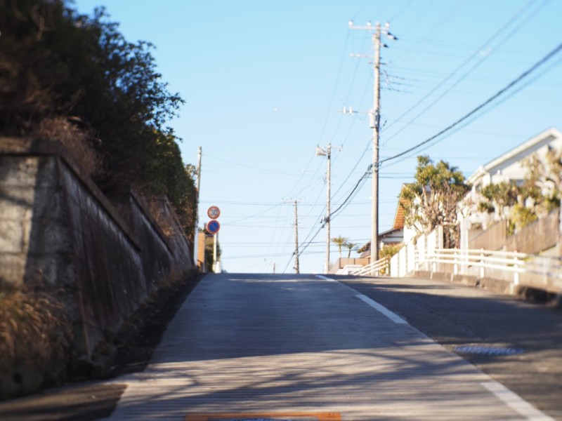 OM-5とマニュアルレンズで撮影した日常（坂道）