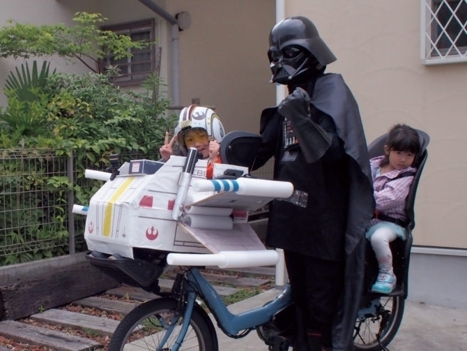 ダースベイダーとルークの自転車
