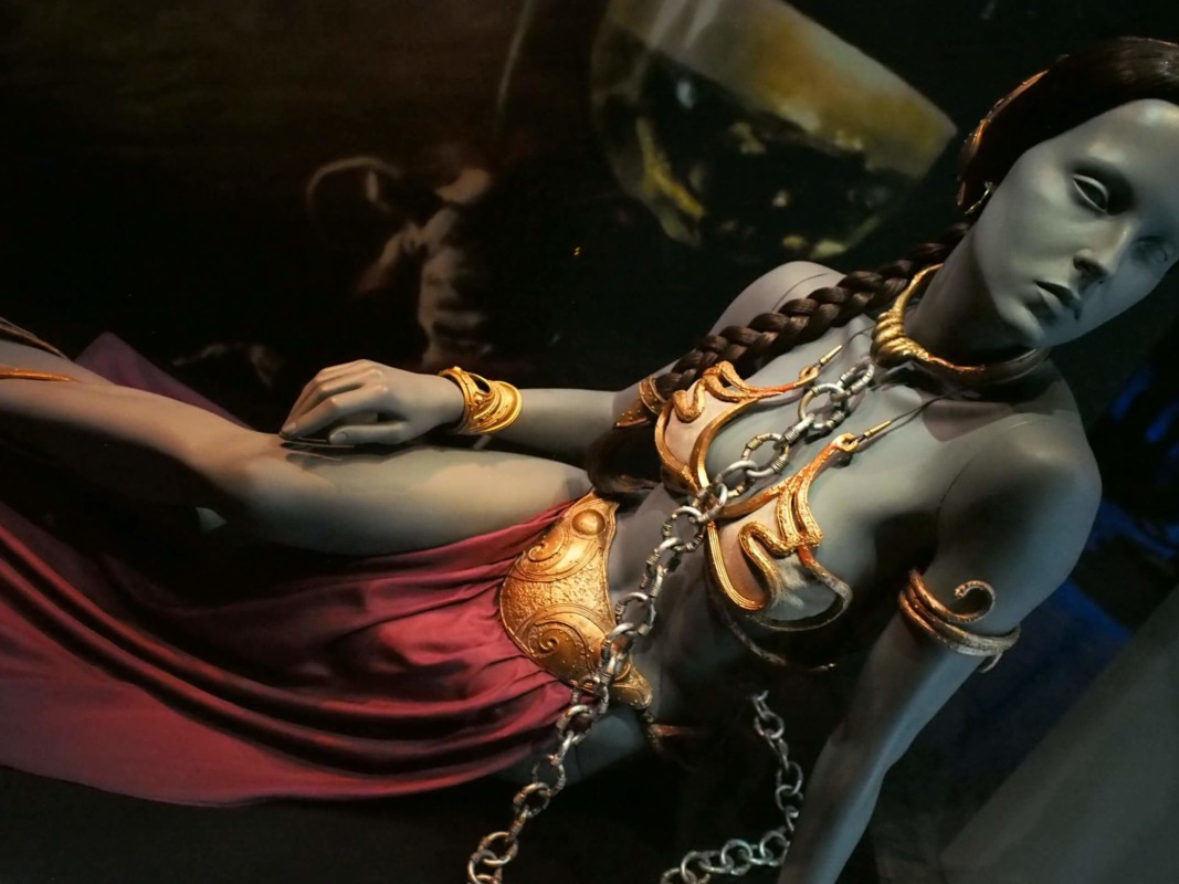 EP6レイア姫衣装