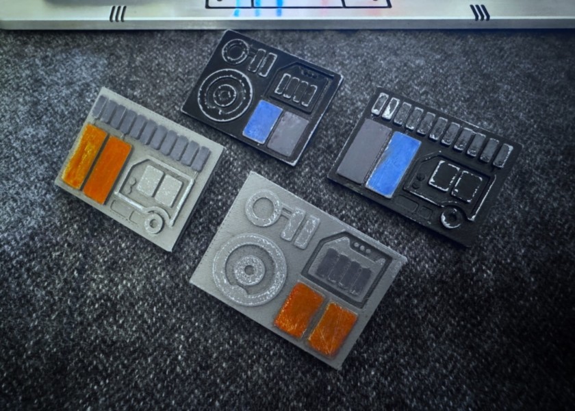 SF風パネルピンバッジ