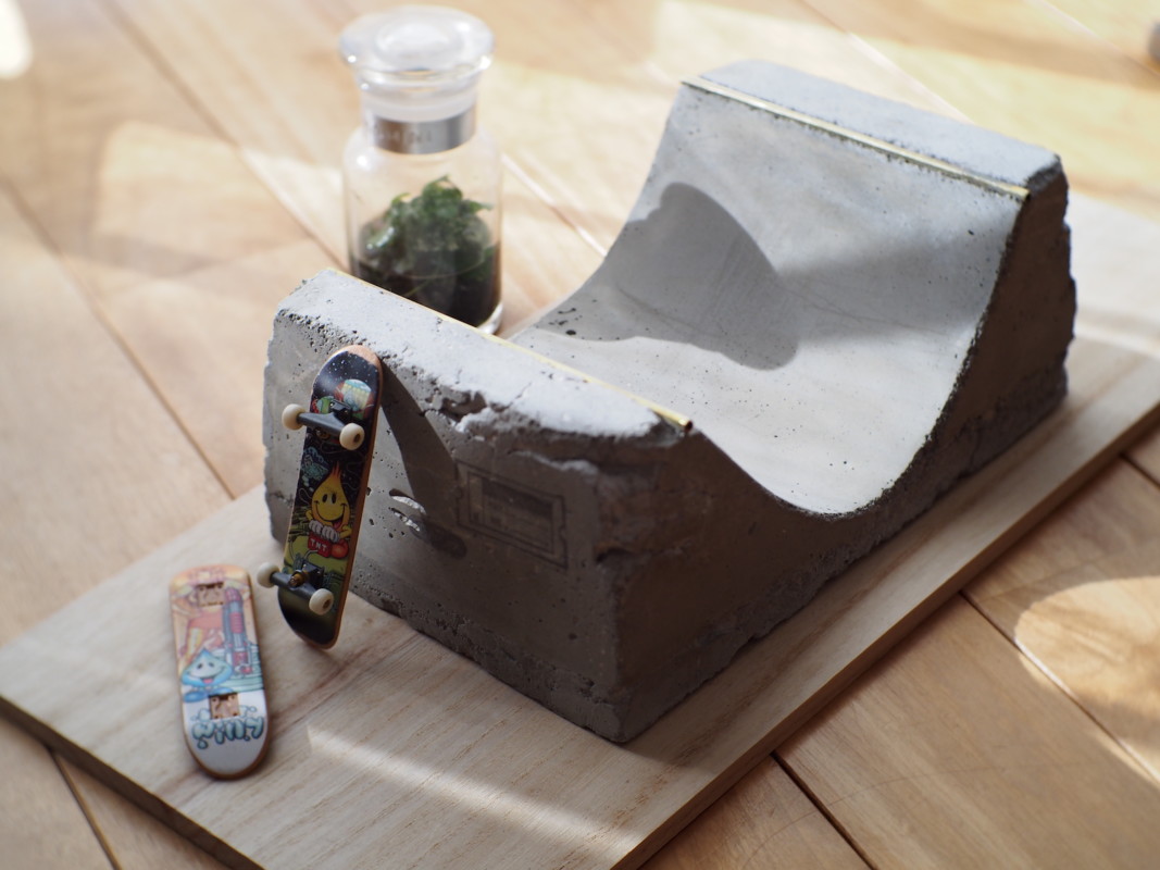 フィンガーボードのハーフパイプを作ってみた