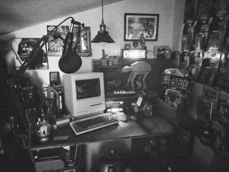 秘密基地のデスク